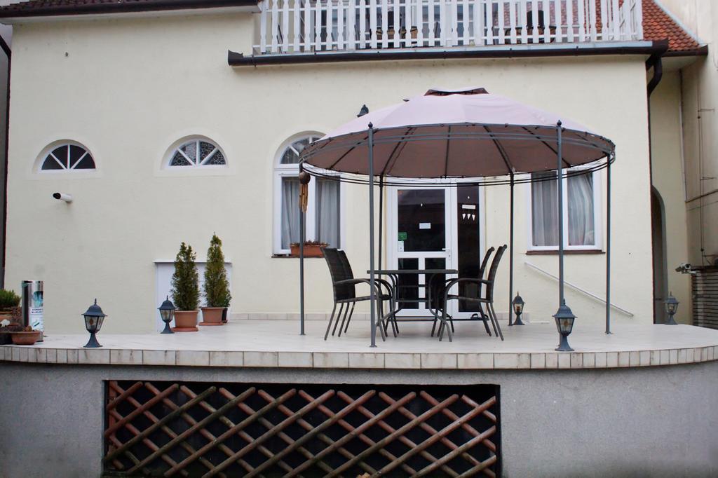 Palma Panzio Hotel Kaposvar Bagian luar foto