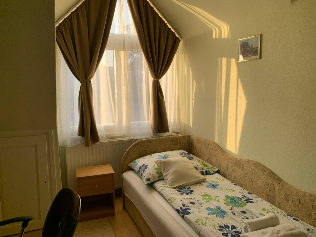 Palma Panzio Hotel Kaposvar Bagian luar foto