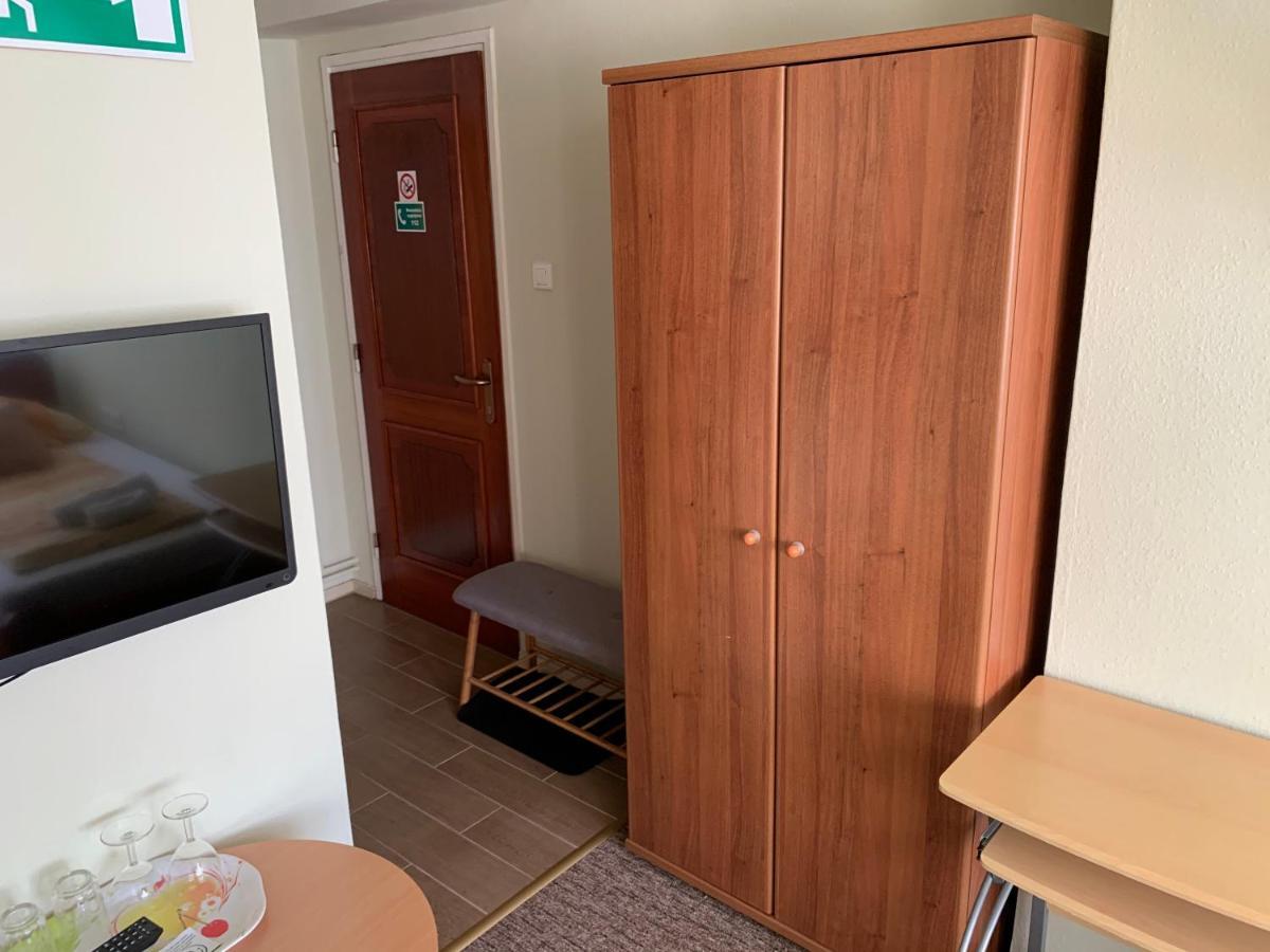 Palma Panzio Hotel Kaposvar Bagian luar foto